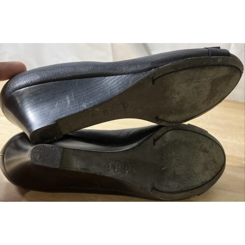 Tory Burch heel hardware minor